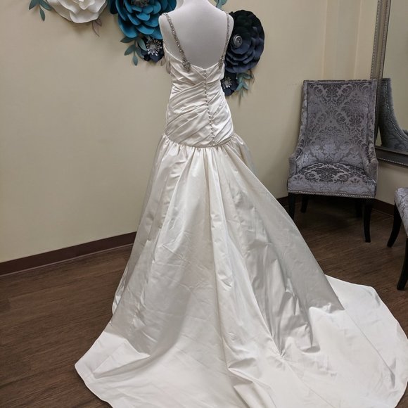 Kenneth Pool Wedding Dress Size 8 - 6 - Picture 7 of 9